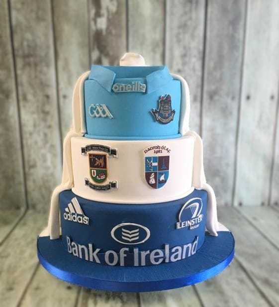 Rugby wedding   split cakes