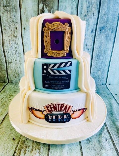 TV-programme-Friends-3-tier-wedding-cake-