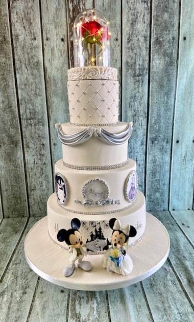 Mickey and Minnie wedding cake