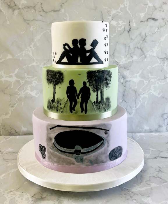 hand-painted-silhoutte-wedding-cake-newgrange
