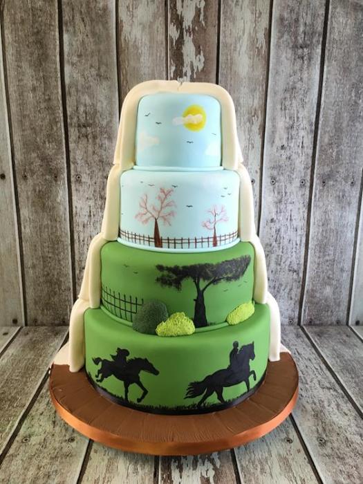 Horse racing wedding cake
