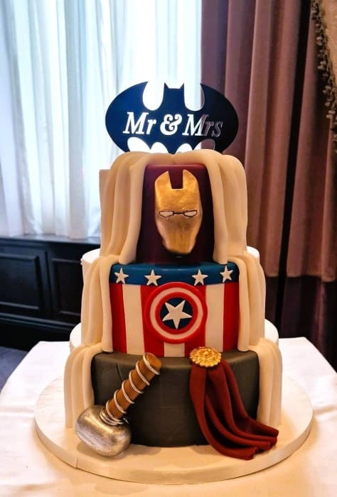 superhero-Marverl-Wedding-cake