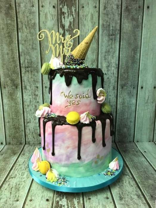 we-said-yes-drip-wedding-cake