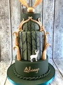 Green-Harry-Potter-with-hand-painting-wedding-cake-