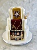 Harry-Potter-split-wedding-cake-with-books-