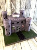 dragon-castle-wedding-cake-