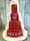 liverpool-with-championship-cups-wedding-cake-