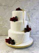 white-sugar-crystals-wedding-cake-