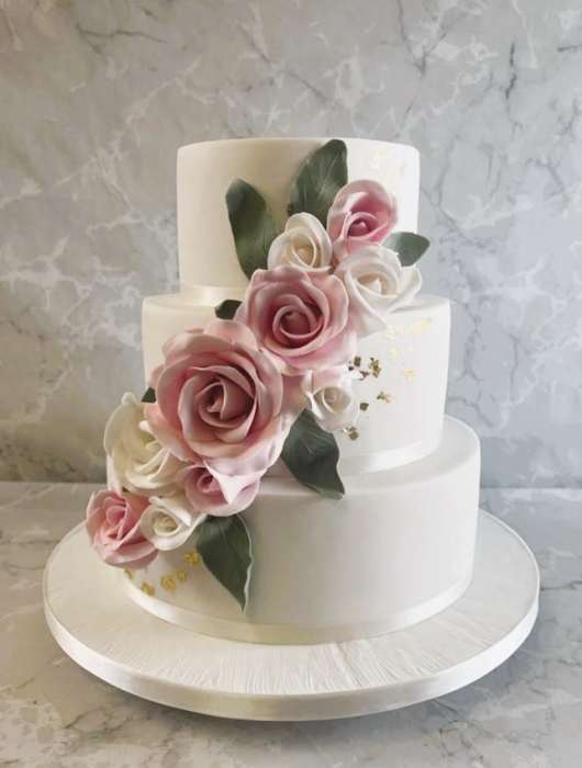 3-tier-Lanas-Roses-wedding cake