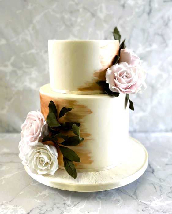 3-tier- roses-gold-hand-painted-wedding-cake-with-sugar-roses