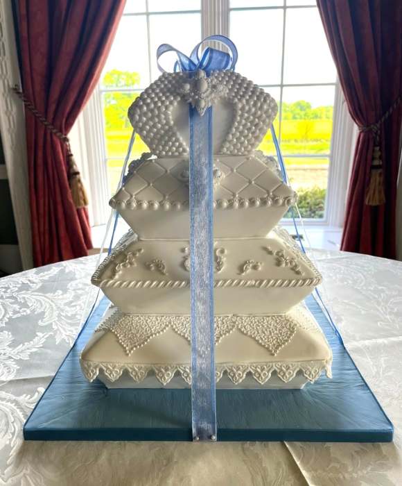 Cushion-Wedding-Cake