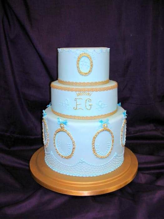 Pale blue French wedding cake