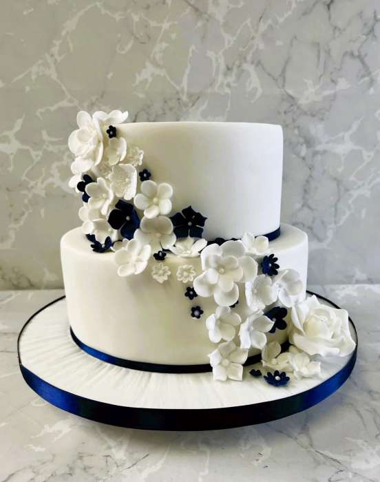 Delicate-sugar-blossoms-2-tier-wedding-cake-