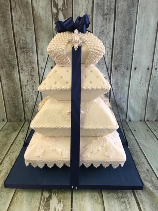Pillows wedding cake