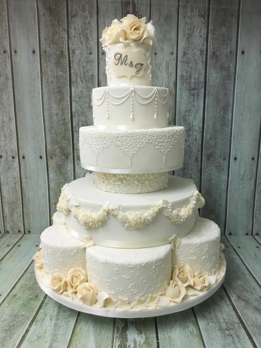 Wedding cake Dublin Ireland , novelty sports fashion princess vintage cake Dublin Ireland