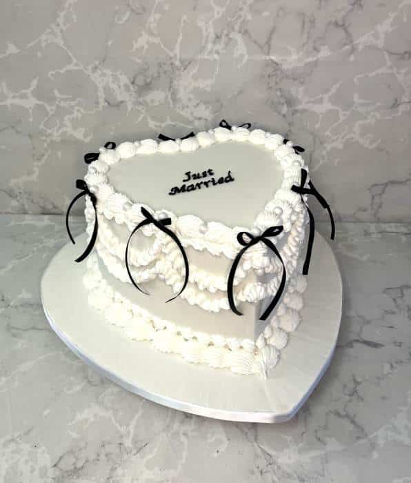 Lambeth wedding cake