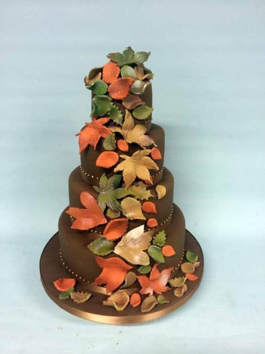 Brown Autumn leaf's wedding cake