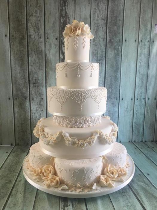 Wedding cake Dublin Ireland , novelty sports fashion princess vintage cake Dublin Ireland