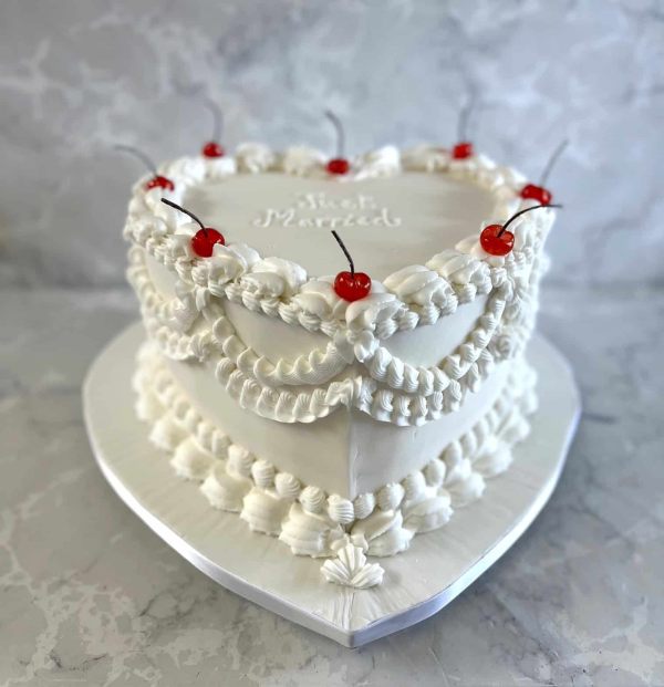 Lambeth Heart wedding cake
