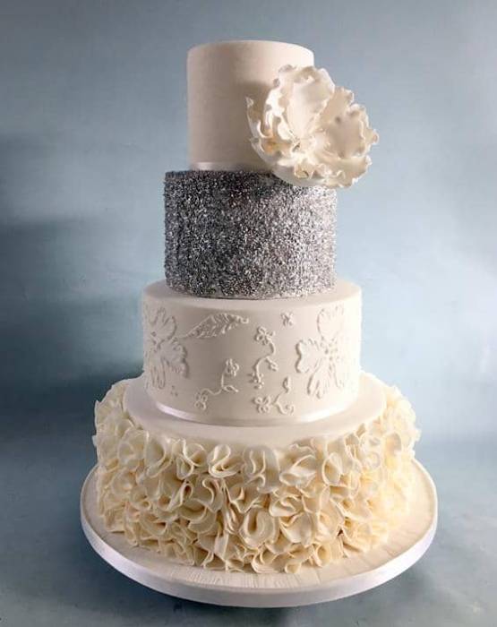 Silver Ruffels wedding cake