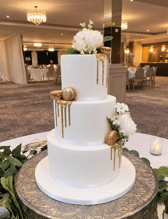 Wedding-Cake-with-Gold-drip-and-Macrons