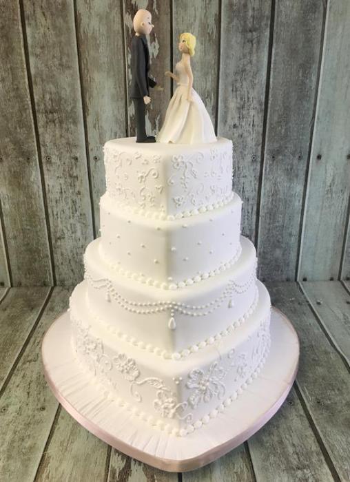 heart shaped wedding cake