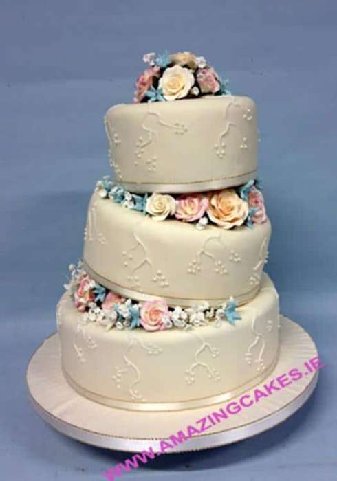 topsy turvy wedding cake with
