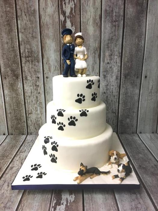 paw print wedding cake