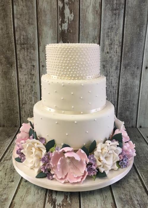 peony roses and pearl wedding cake