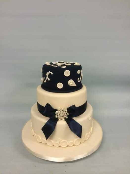 wedding cake with edible vintage buttons