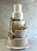 Mocha-with-sugar-crystals-wedding-cake-