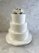 deicate-pearl-wedding-cake-with-sugar-roses-called-Iris