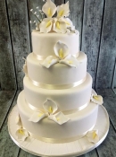 sugar lillies wedding cake