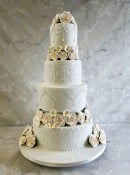 vintage-piped-wedding-cake-with-sugar-flowers-