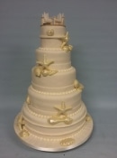 wedding cake with seaside theme and shells