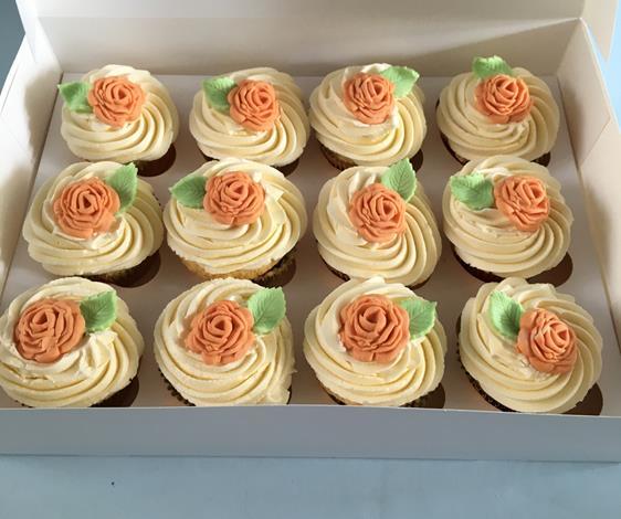 Sugar rose wedding cup cakes