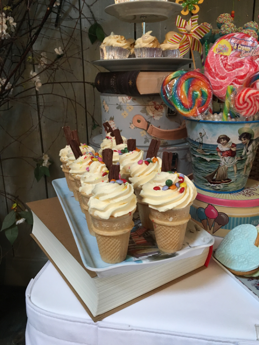 Cake ice-cream wedding cones