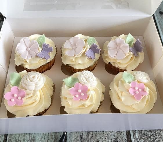 vintage wedding cup cakes