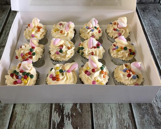 sweet treat wedding cup cakes