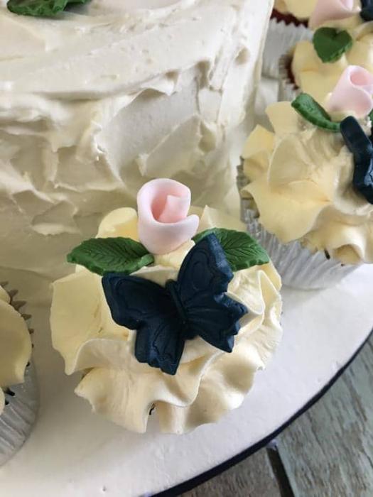 vintage wedding  cup cakes