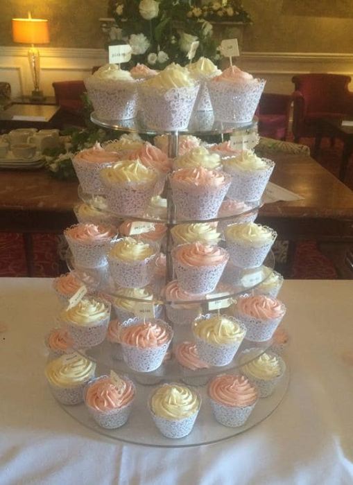 Vintage wedding cup  cakes with lace wraps