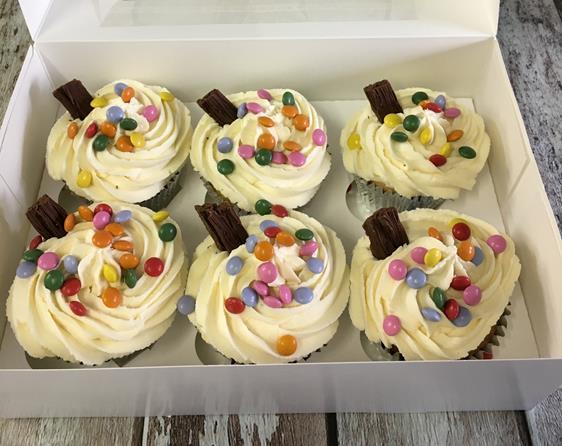 cup cakes wedding hens  celebration